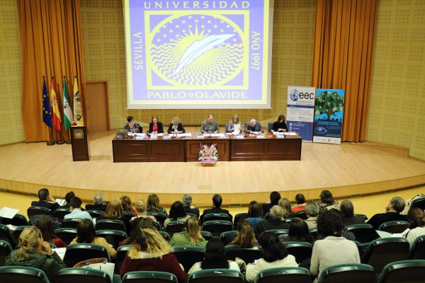 En la mesa de inauguración, desde la izquierda: Teresa Terrón, Inmaculada Egido, Adela Castaño, Bruno Martínez Haya, Miriam Preckler, Norberto Fernández y Rosa María Díaz