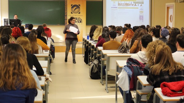 Rosario Moreno, decana de la Facultad de Humanidades, ha abierto el Taller sobre el TFG