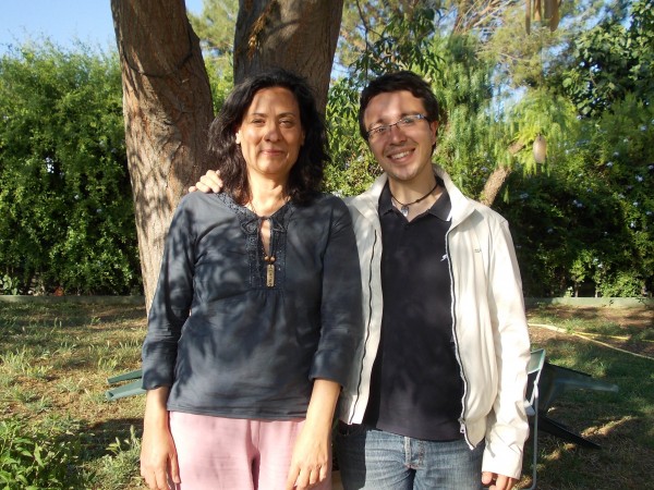 Una de las parejas que han participado en el programa de alojamiento compartido de la UPO