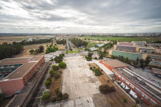 Vista de la ETSIA (US) situada en el campus de la Universidad Pablo de Olavide
