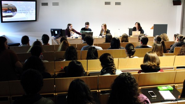 Bajo el título 'He acabado TeI ¿y ahora qué?, la mesa redonda se ha celebrado en la Biblioteca