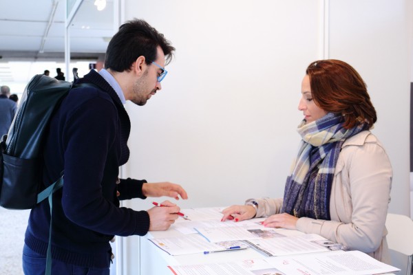Los stands permanecerán abiertos hasta las 18 horas