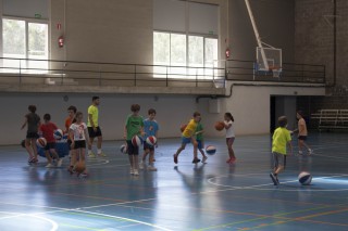 Este año la Escuela de Verano pretende así fomentar entre los más pequeños la conciencia sobre el reciclaje a través del deporte y de actividades culturales