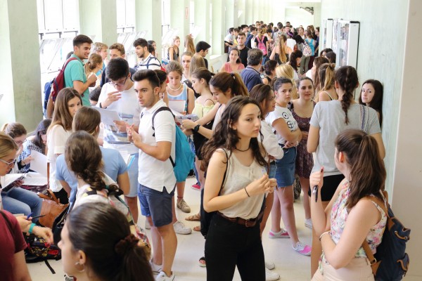 Estudiantes durante la Prueba de Acceso y Admisión en la UPO.