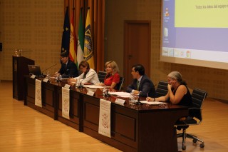 De izquierda a derecha, Jaime Javier Domingo Martínez, Ana María López Jiménez, Elodia Hernández León, Francisco José Pérez Fresquet y Virginia Martínez Lozano. 