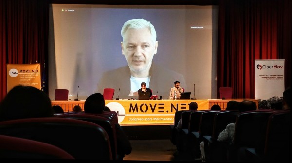Julian Assange ha inaugurado el congreso Move.ner por videoconferencia