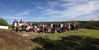 Estudiantes del IES Mariana Pineda de Montequinto junto con profesores de la UPO y del centro.