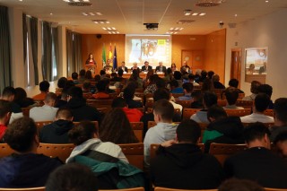 El programa "Juega limpio, el valor educativo y social del deporte" se ha presentado esta mañana en la UPO.
