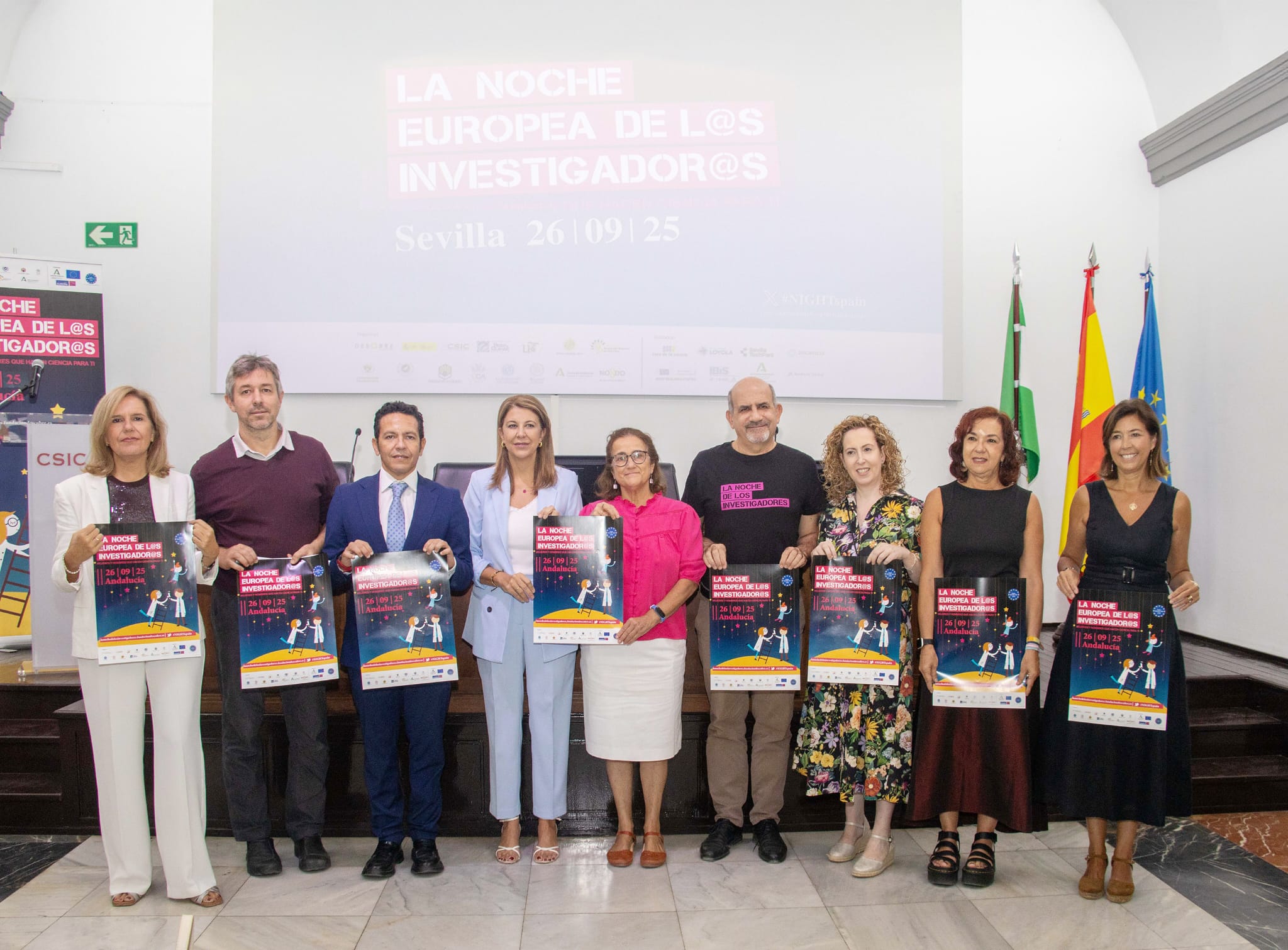 🌙 Hoy hemos presentado en Sevilla la Noche Europea de l@s Investigador@s 2025, que llenará la ciudad de ciencia y actividades para todos los públicos el próximo viernes 26 de septiembre.
🔎 Con más de 120 propuestas, investigadores e investigadoras de la UPO y de otras instituciones abrirán su trabajo a la ciudadanía con talleres, charlas y experiencias únicas: desde la micromovilidad eléctrica 🚲⚡ hasta la biotecnología de las estrellas 🌌.
Nuestra vicerrectora de Investigación, Transferencia y Doctorado, Antonia Jiménez, ha recordado que este evento invita a "mirar el mundo con otros ojos y sentir que juntos, sociedad e investigación, podemos construir un futuro más abierto, participativo y emocionante para todos y todas".
👉 Una cita para aprender, experimentar y disfrutar de la ciencia en todas sus formas.
Consulta la programación completa aquí:
🔗 https://lanochedelosinvestigadores.fundaciondescubre.es/sevilla/
🔗 https://lanochedelainvestigacion.com/sede/sevilla-2/
👀Lee la noticia completa en el link de la Bio.
#NIGHTSpain #Sevilla #divulgacioncientífica #UPOinvestiga #investigación #universidadpablodeolavide
