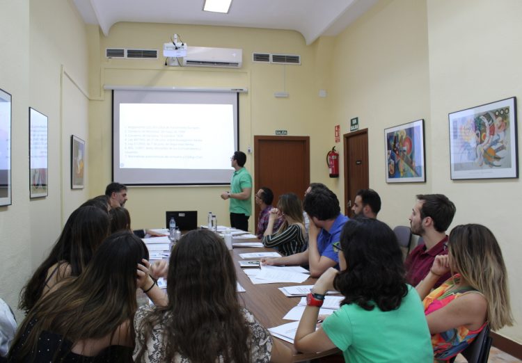 Jornada Vías de reclamación ante el incumplimiento del contrato de transporte aéreo en la sede de FACUA
