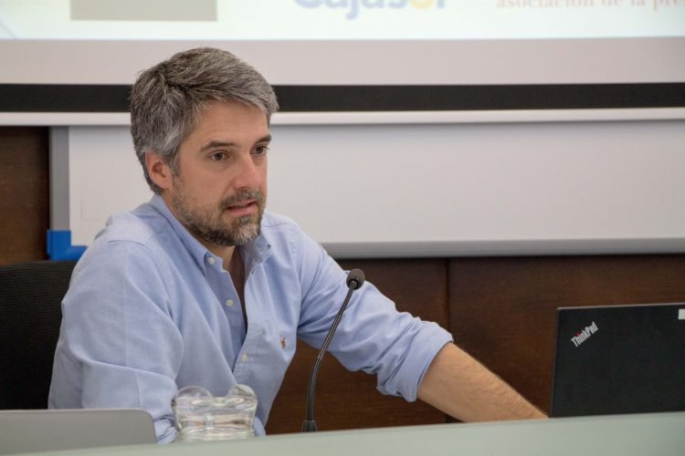 Carlos Franganillo en la sede de la UPO en Carmona