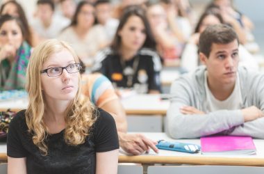 clases en el campus de la UPO