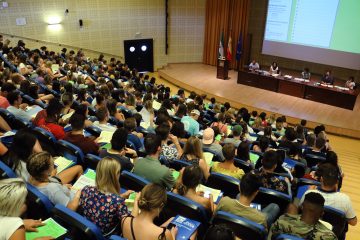 Estudiantes del CUI en el Paraninfo