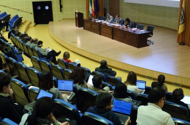 sesión del Claustro celebrada hoy en el Paraninfo de la UPO