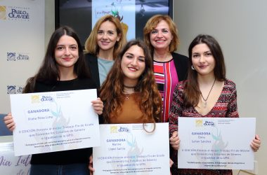 las premiadas con Elodia Hernández y María del Rocío Cárdenas