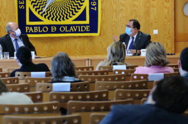 Juan Carlos Campo y Vicente Guzmán tras la conferencia del ministro 'Justicia 2030'