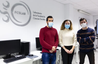 Javier Águila, Alba María Aragón y Abraham García, becarios de formación del FCSLAB