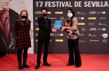 Sándor M. Salas recibe el Premio Rosario Valpuesta de Pilar Rodríguez Reina