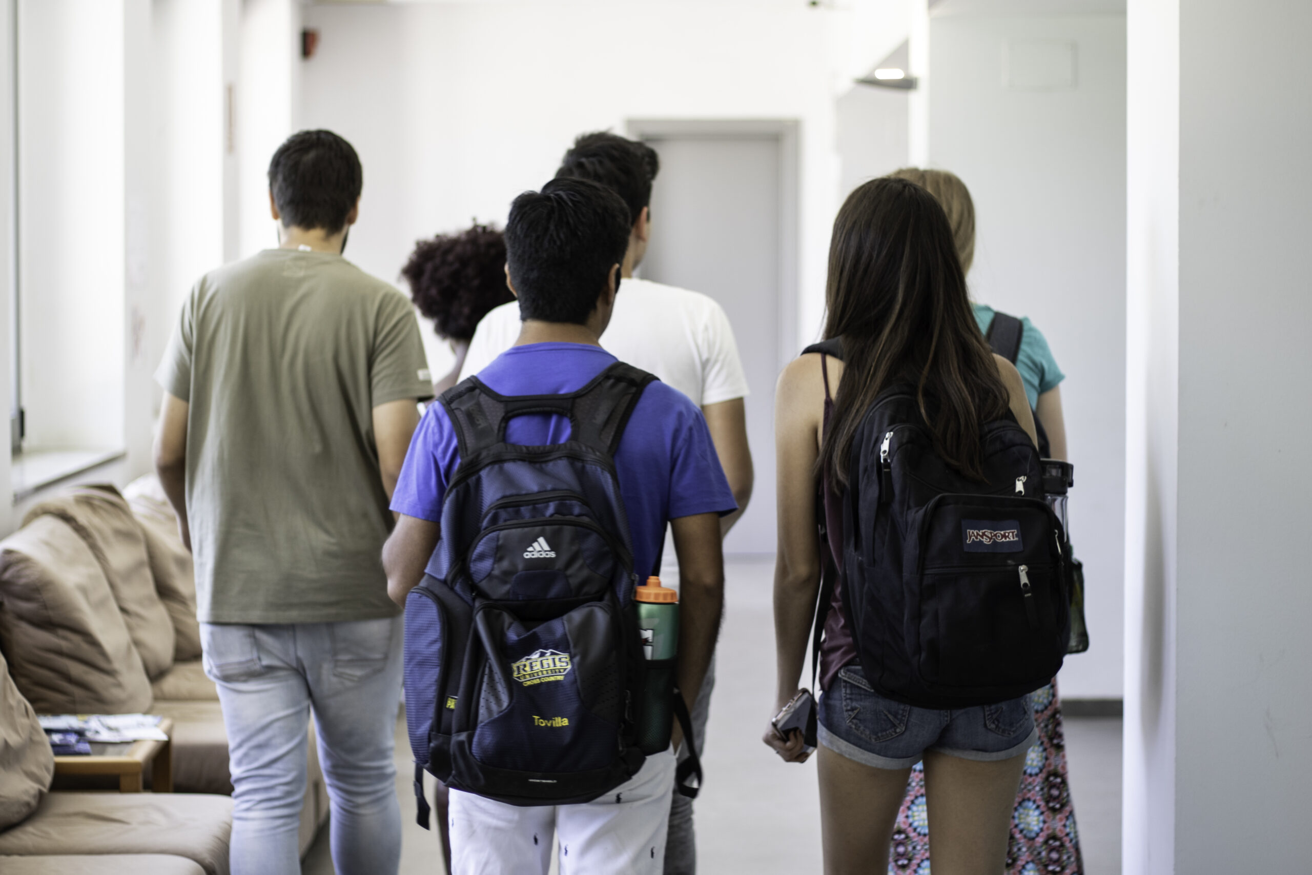 Estudiantes internacionales en el campus
