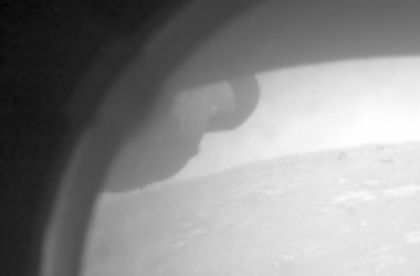 Imagen captada por el Mars Perseverance de la NASA tras su amartizaje el 18 de febrero de 2021