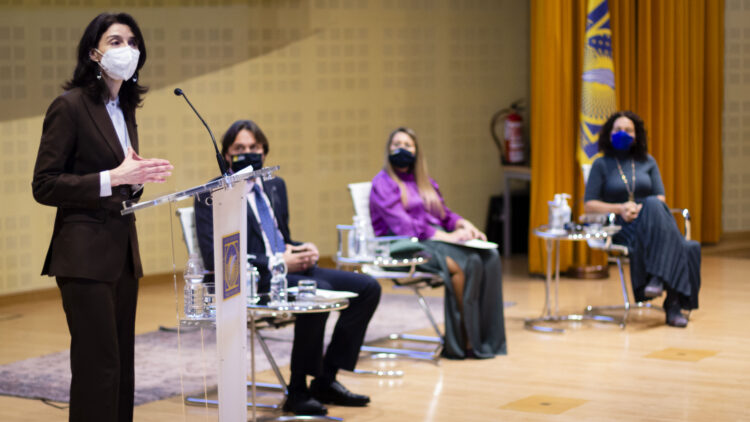 Pilar Llop durante la clausura del Seminario 'Transversalidad de Género en la Universidad'