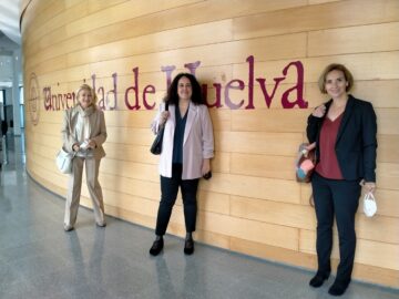 Carmen Monreal, Gema Otero y Rocío Cárdenas en la UHU