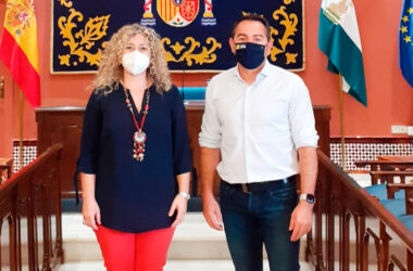 Rocío Bastida de los Santos y Antonio Fernández en el Ayuntamiento de Alcalá de Guadaíra