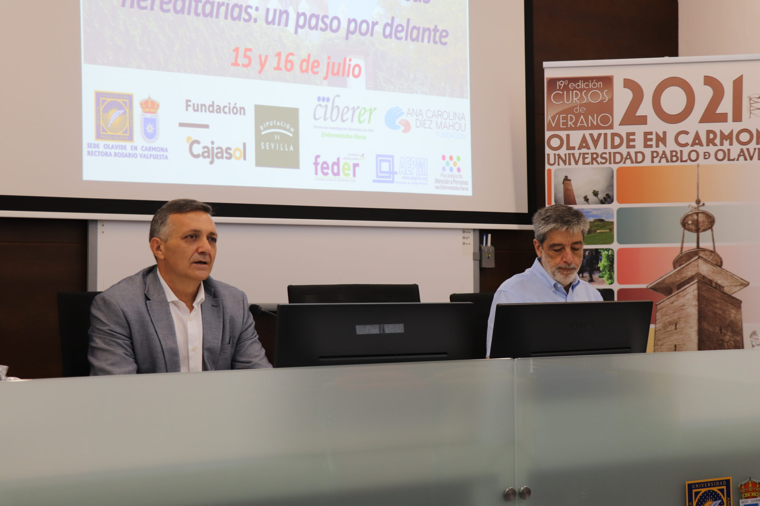 Carlos Santos y Plácido Navas en la sede Olavide en Carmona
