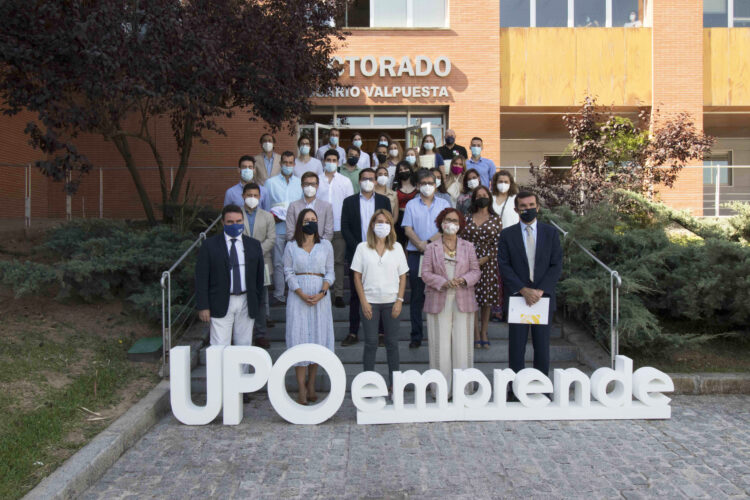 premiados y miembros del jurado