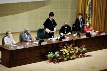 Francisco Oliva durante su discurso