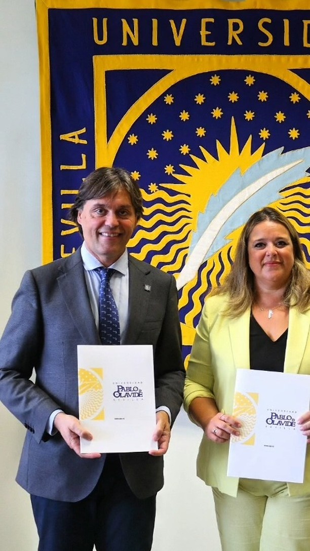 🤝 Hoy hemos firmado un convenio con la Asociación de Mujeres Empresarias Hispalenses para la creación de la Cátedra de la Mujer Empresaria.Un espacio para impulsar la investigación, la formación y la visibilidad del liderazgo femenino en el ámbito empresarial 💜El rector Francisco Oliva ha destacado: “Creemos que las mujeres empresarias sois ejemplo en la transformación por la igualdad que tiene que alcanzar nuestra sociedad”.#LaOlavideEresTú #mujeres #empresa #cátedraUPO #igualdad