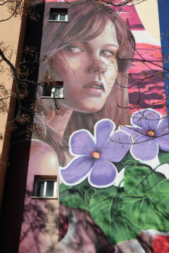 La Residencia Flora Tristán, mural exterior