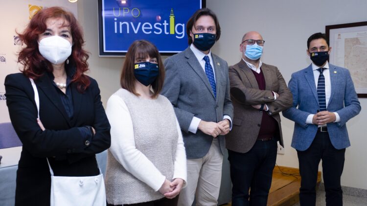 Desde la izquierda, Antonia Jiménez, Rocío Fernández, Francisco Oliva, Ángel Delgado y Raúl Giráldez