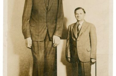 Robert Wadlow fue una de las personas más altas del mundo con 2,72 m. / Wikipedia