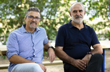 Evaristo Barrera y José Luis Sarasola en el campus de la UPO