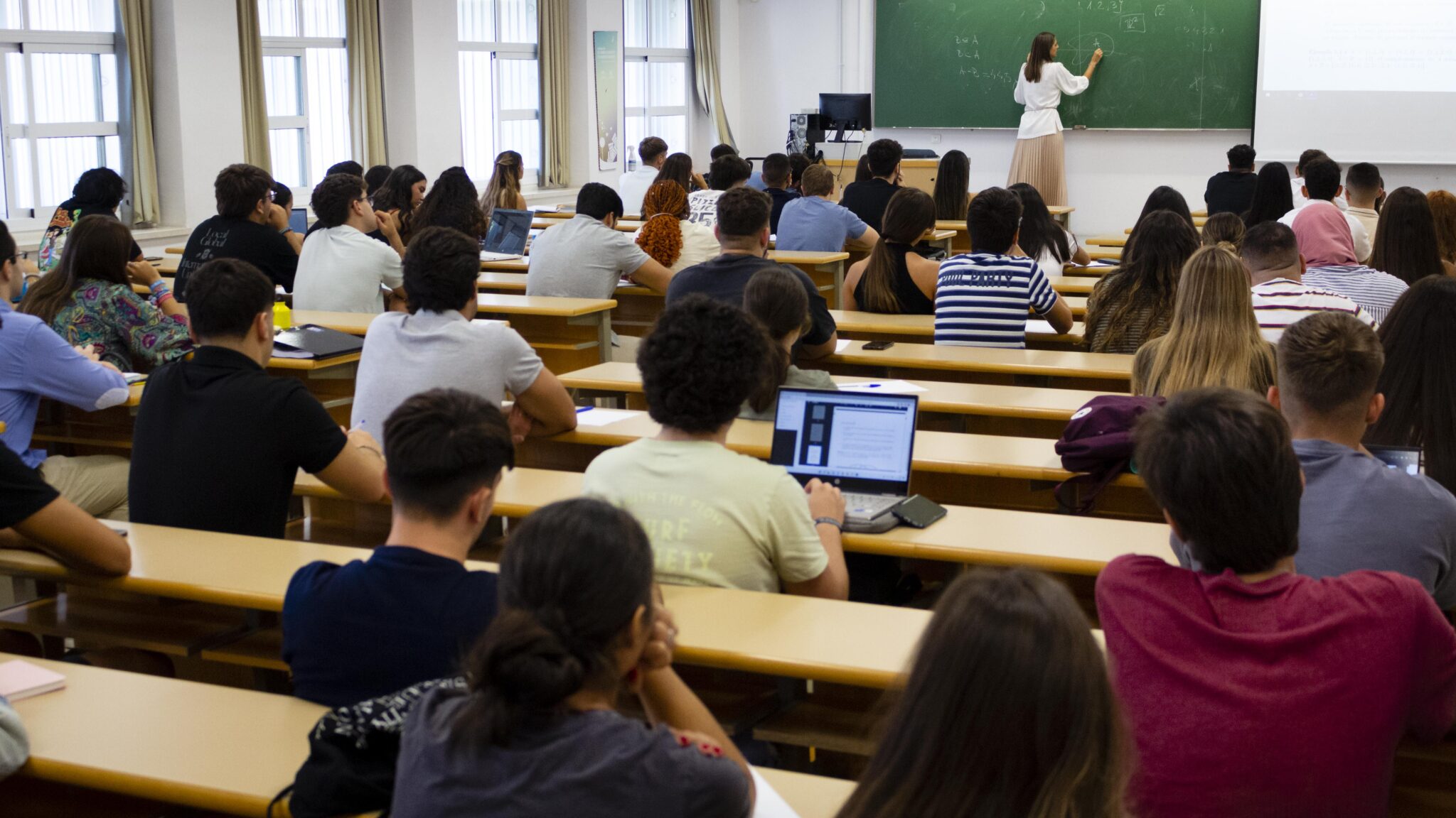 Más de doce mil estudiantes comienzan sus clases en la Universidad ...