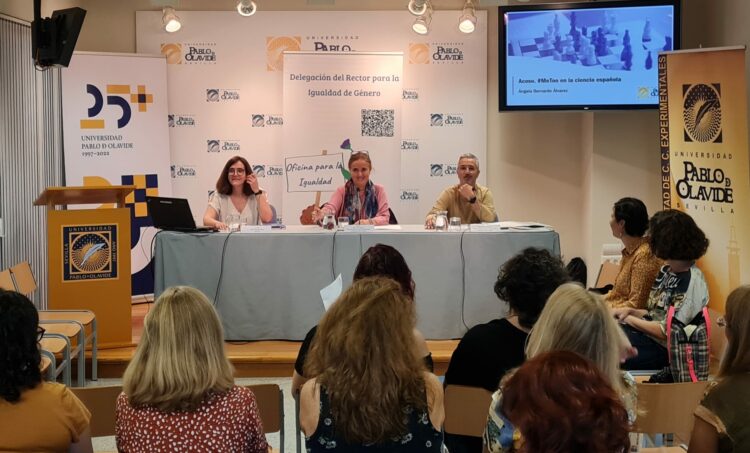 Ángela Bernardo, Pilar Ortiz y Emilio Siendones