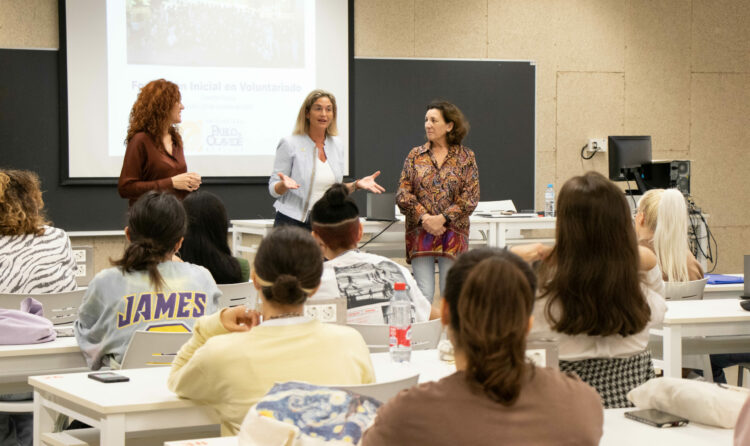 María José Parejo en la presentación del curso de Voluntariado