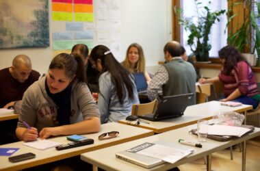 Estudiantes universitarios en clase