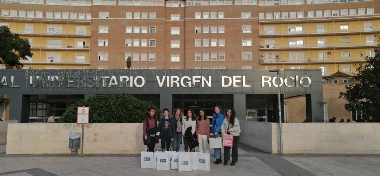 voluntarias junto al equipo de la Oficina de Voluntariado y Compromiso Social 