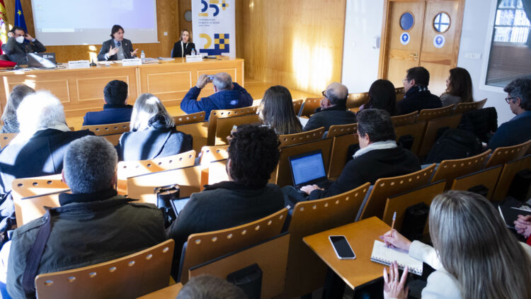 Francisco Infante, Francisco Oliva y Carol Proner en la mesa inaugural del Seminario