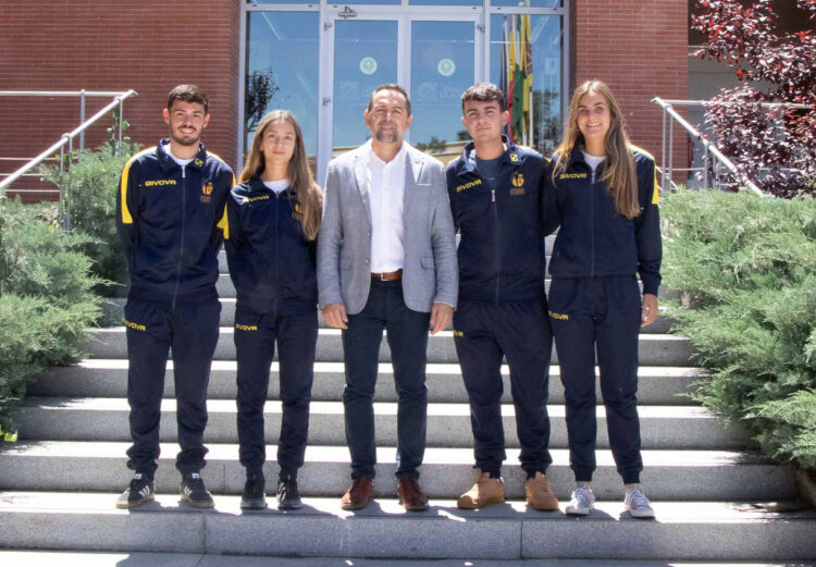 José Miguel Sánchez, Amalia María Arteaga, Antonio Fernández, Alfonso Díaz y Victoria Cabrera