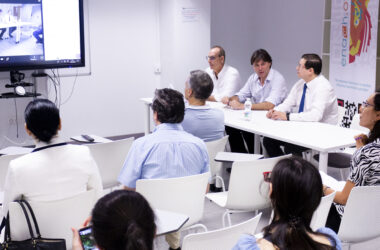 En la mesa, Antonio López, Francisco Oliva y Javier Abril