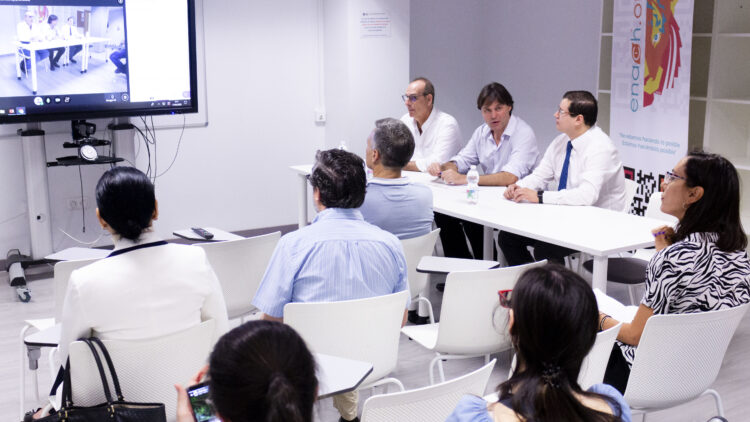 En la mesa, Antonio López, Francisco Oliva y Javier Abril