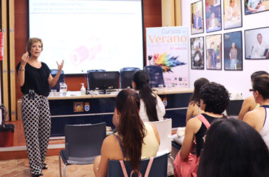 Mercedes Atienza durante el curso ‘Abordaje dietético-nutricional de las patologías digestivas'