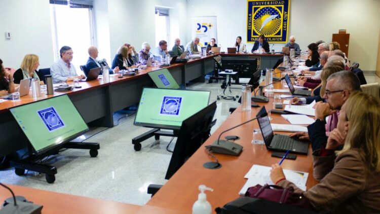 Comisión Coordinadora Interuniversitaria del 9/11/2022, celebrada en el campus de la UPO