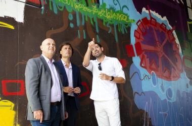 Francisco Rodríguez, Francisco Oliva y Rafael López en la inauguración del Mural