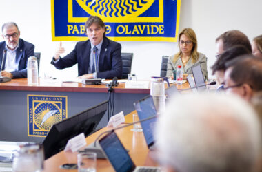 El rector durante su informe al Consejo de Gobierno