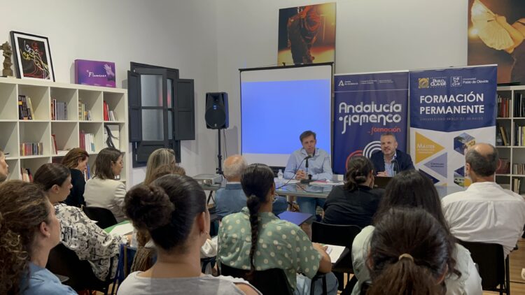Cristóbal Ortega, director del Instituto Andaluz de Flamenco y David Cobos, vicerrector de Cultura y Políticas Sociales