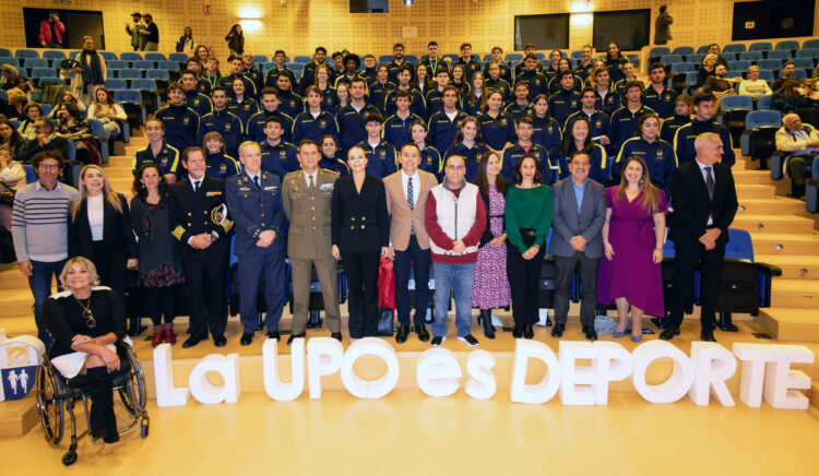 Foto de familia tras la entrega de los Premios del Deporte